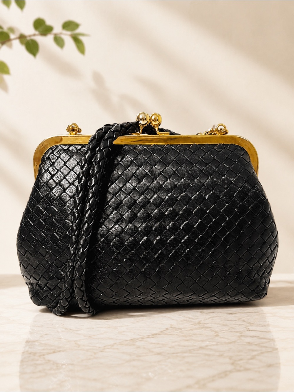 Vintage Black Woven Leather Kiss Lock Frame Bag 2 Way • Clutch Shoulder Purse